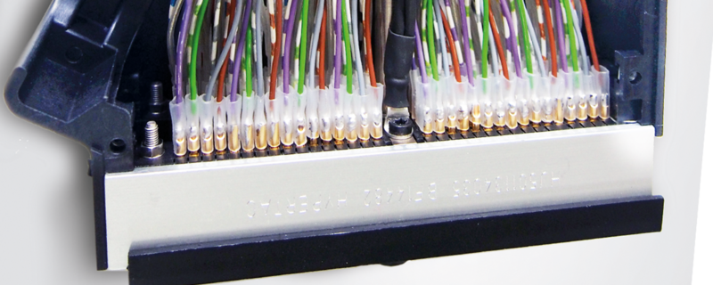 Spezial-Verbindungsleitung mit 320-poligem Stiftsteckverbinder und 50-poligem Sub-D-Stiftstecker